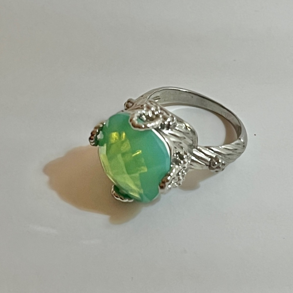 Elegant 925 Silver and Jade Ring Size 7